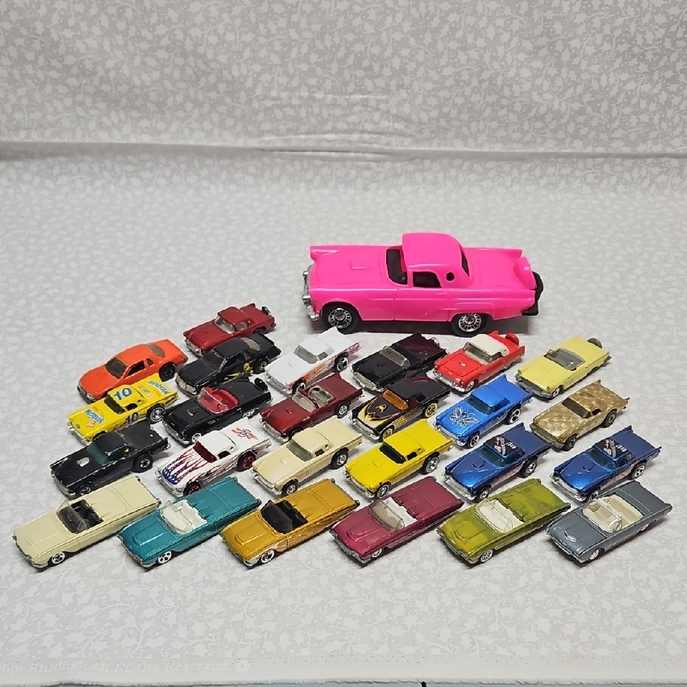 Hot Wheels Johnny Lightning More Ford Thunderbird T-Bird Car Lot